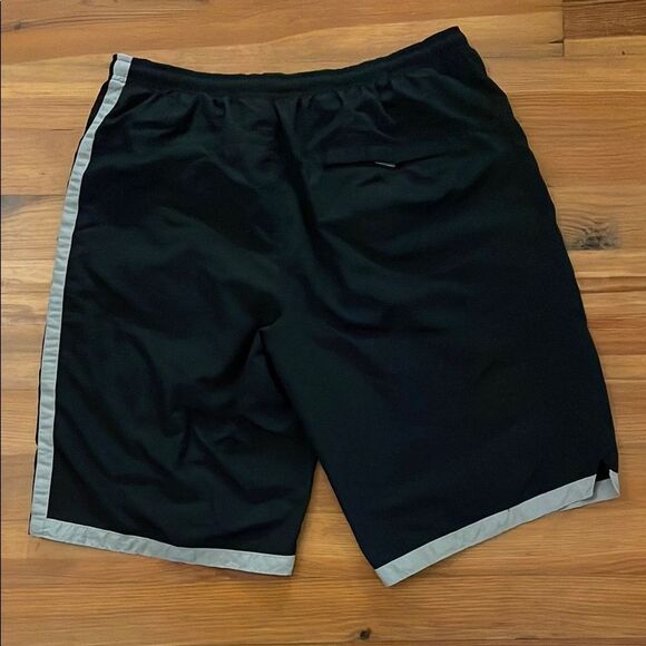 Nike Vintage Black Nylon Athletic Shorts Mens Size Extra Large White Stripe - Picture 4 of 14